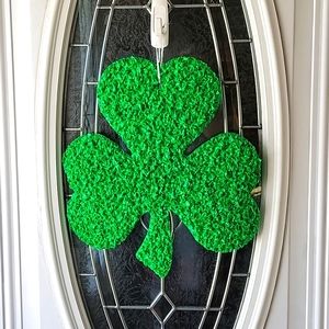 Vintage plastic popcorn decoration shamrock St. Patrick's Day clover 1970's